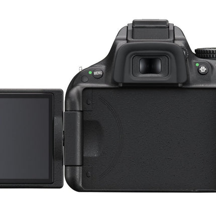 Nikon D5200 Nikkor 18/55 VR II Fotocamera Reflex Digitale, 24.1 Megapixel, LCD HD 3" Regolabile, Nero [Versione EU]