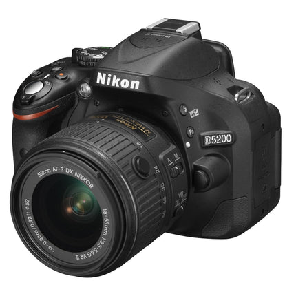 Nikon D5200 Nikkor 18/55 VR II Fotocamera Reflex Digitale, 24.1 Megapixel, LCD HD 3" Regolabile, Nero [Versione EU]