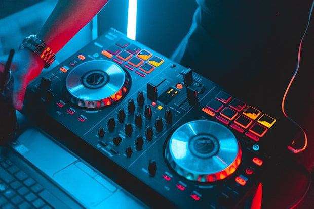 Scopri l'Intrattenimento con Prodotti Audio di Qualità.