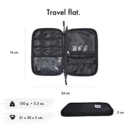 Nomalite Organizzatore per Cavi da Viaggio Custodia Nera per Cavi, caricabatteria e Accessori elettronici con 5 Tasche, 20 Elastici & 3 Aperture per SIM Card/USB. Ideale per Escursioni/Lavoro.