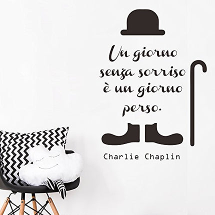 decalmile Frasi Scritte Adesivi Murali Charlie Chaplin "Un giorno senza un sorriso è un giorno perso" Nero Adesivi da Parete Citazioni Camera da Letto Soggiorno Decorazioni Parete