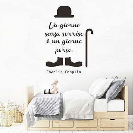 decalmile Frasi Scritte Adesivi Murali Charlie Chaplin "Un giorno senza un sorriso è un giorno perso" Nero Adesivi da Parete Citazioni Camera da Letto Soggiorno Decorazioni Parete